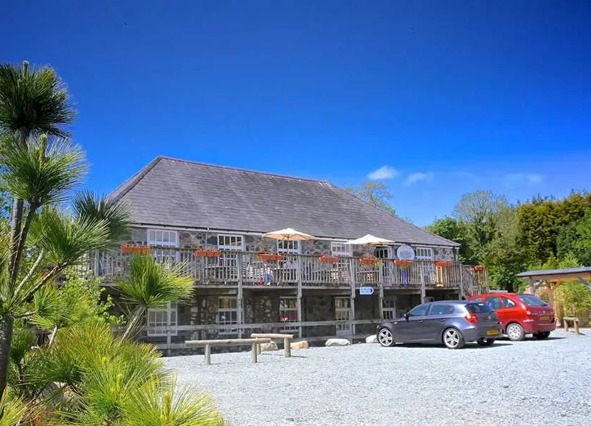 riverside-camping-caernarfon-dbirw