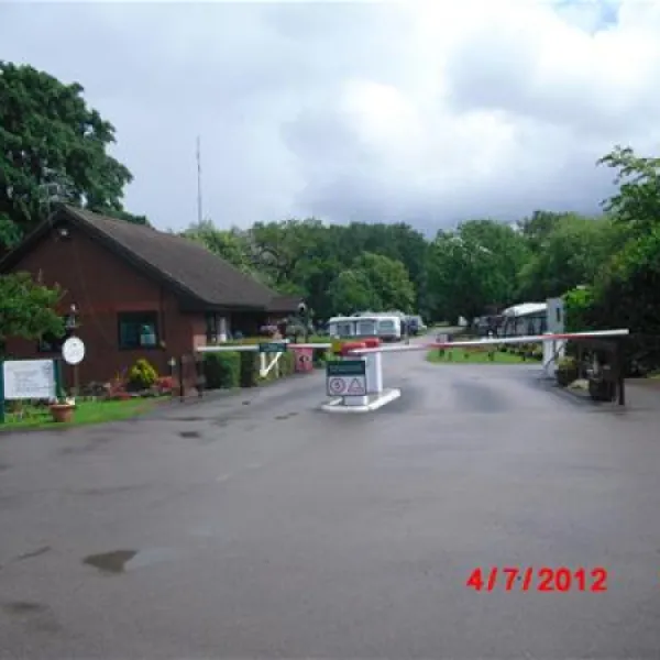 camping-and-caravanning-club-site-hertford-hertford-u70xs
