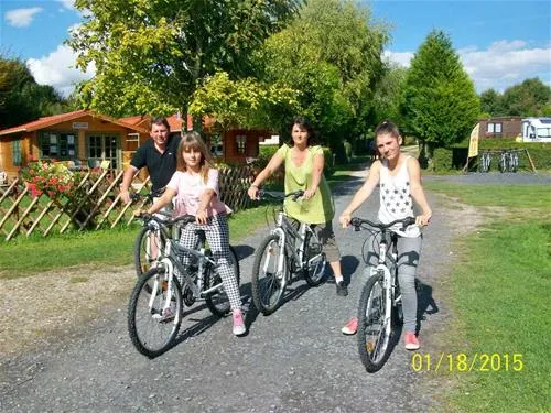 camping-le-pont-rouge-et-les-vignes-chipilly-vcyky