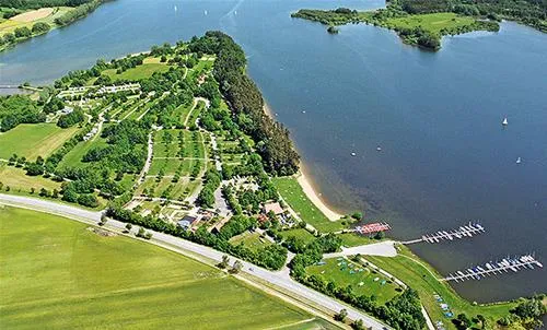 reisemobilhafen-auf-der-badehalbinsel-absberg-absberg-hj7ou