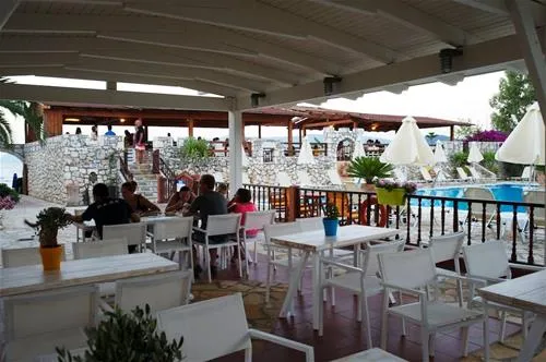 camping-karavomilos-beach-sami-ab8vc
