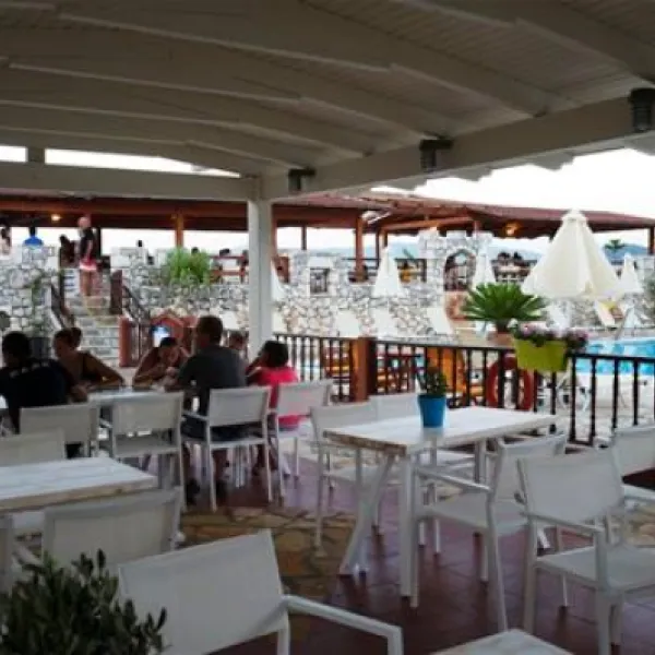 camping-karavomilos-beach-sami-ab8vc