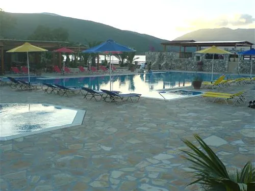 camping-karavomilos-beach-sami-oznjo