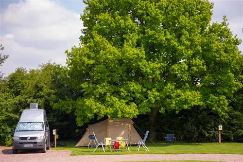 highclere-farm-country-touring-park-beaconsfield-0zhc9