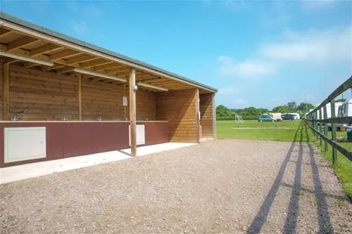 highclere-farm-country-touring-park-beaconsfield-6a7ry