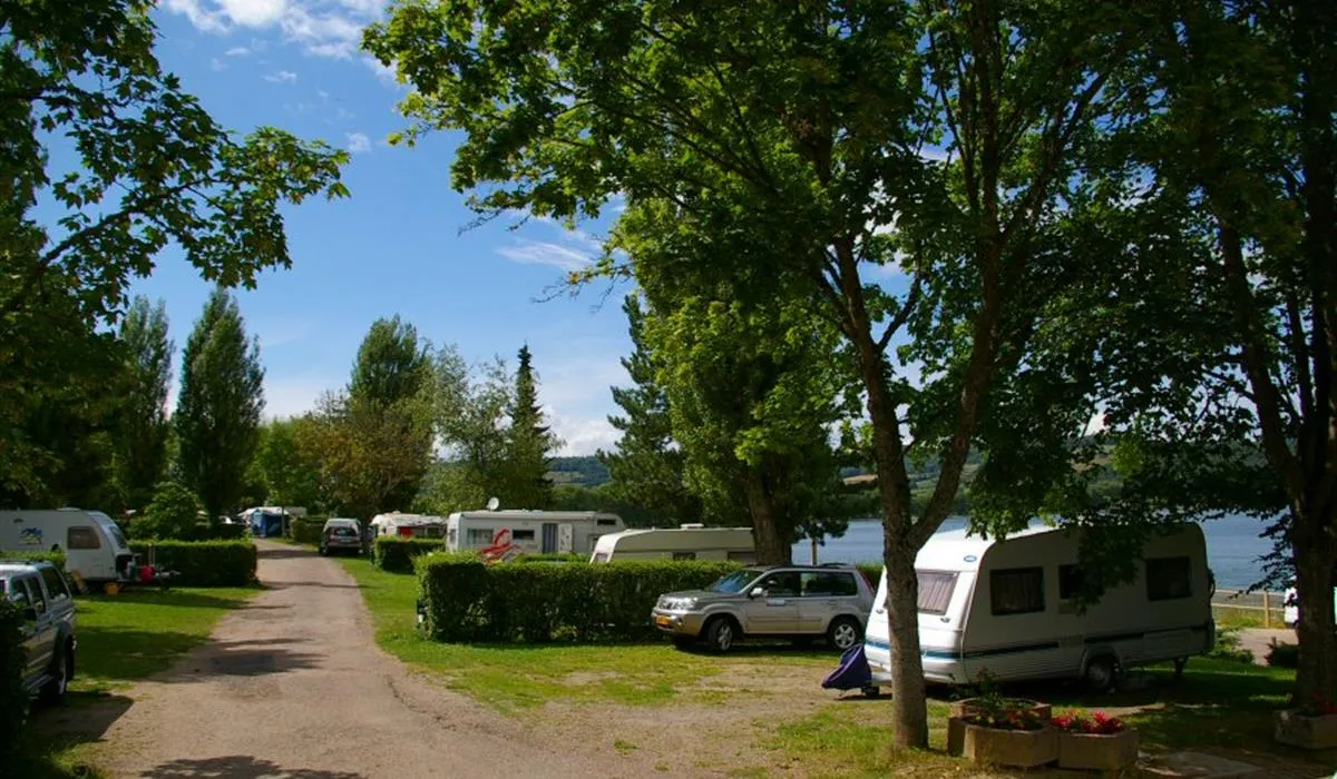 camping-du-lac-de-panthier-vandenesse-en-auxois-spz63