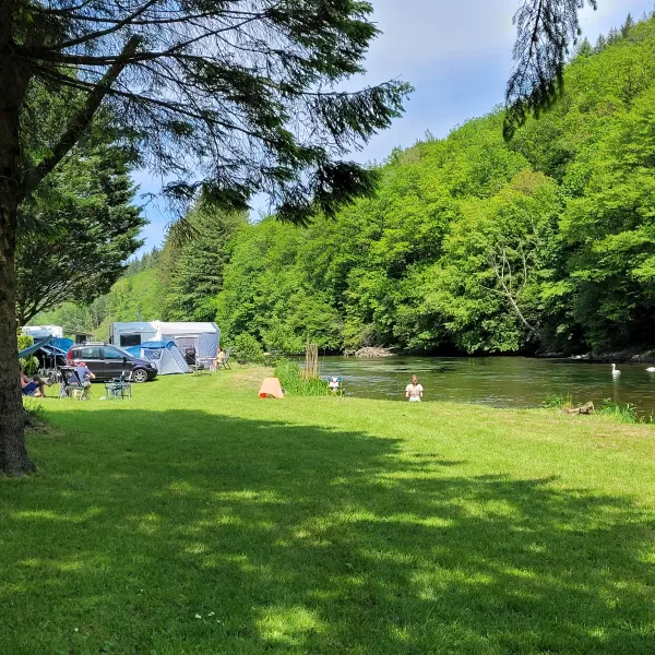 camping-ile-de-faigneul-poupehanbouillon-cn995
