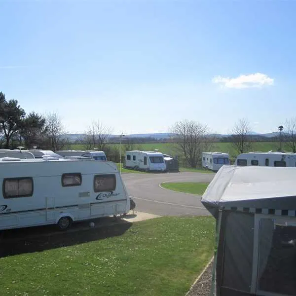 glororum-caravan-park-bamburgh-lq42t