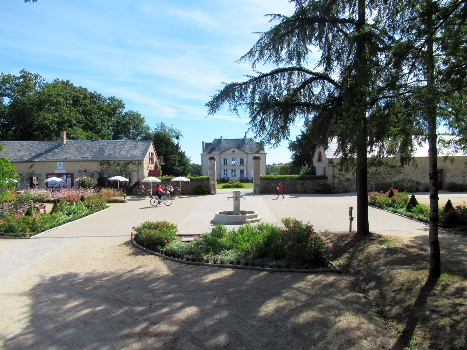 castel-la-garangeoire-saint-julien-des-landes-yaavw