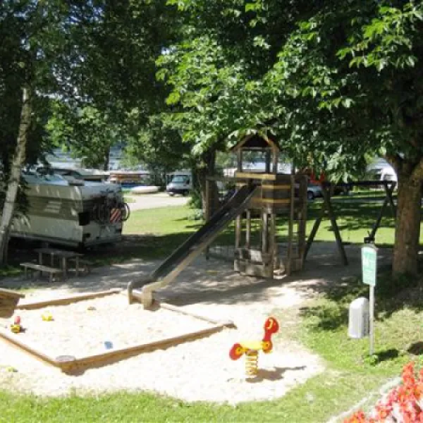camping-halbinsel-burg-seehausen-a-staffelsee-rdjke