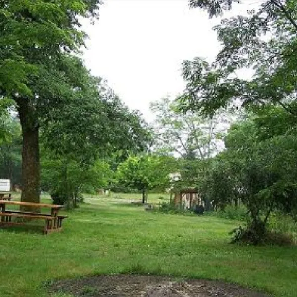 camping-vert-bordeau-gironde-nzuzt