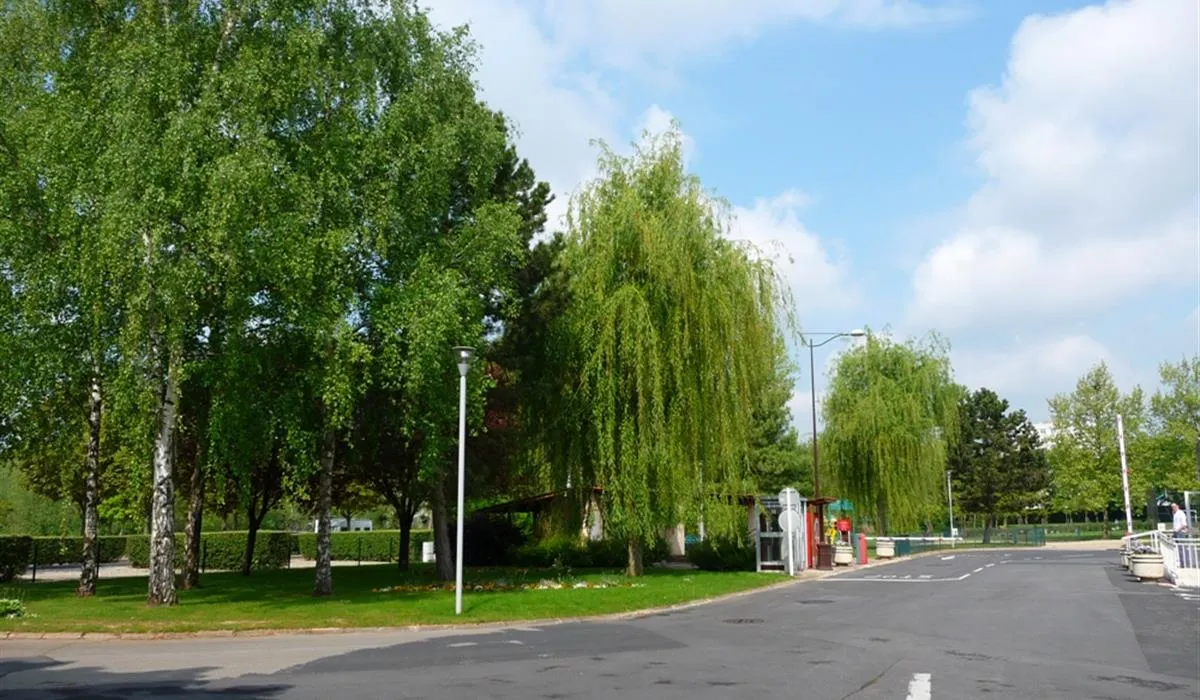 camping-municipal-chlonsenchampagne-lotc5