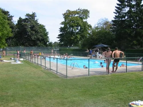 camping-manoir-de-la-bas-aischeenrefail-lebox