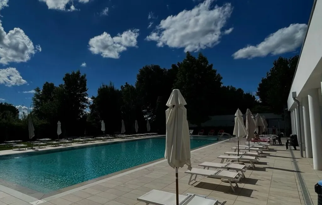 FOTO-PISCINA_VITTORIO-e1740131633290-1024x653