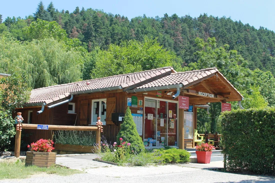 camping-de-retourtour-ardche-acnqo