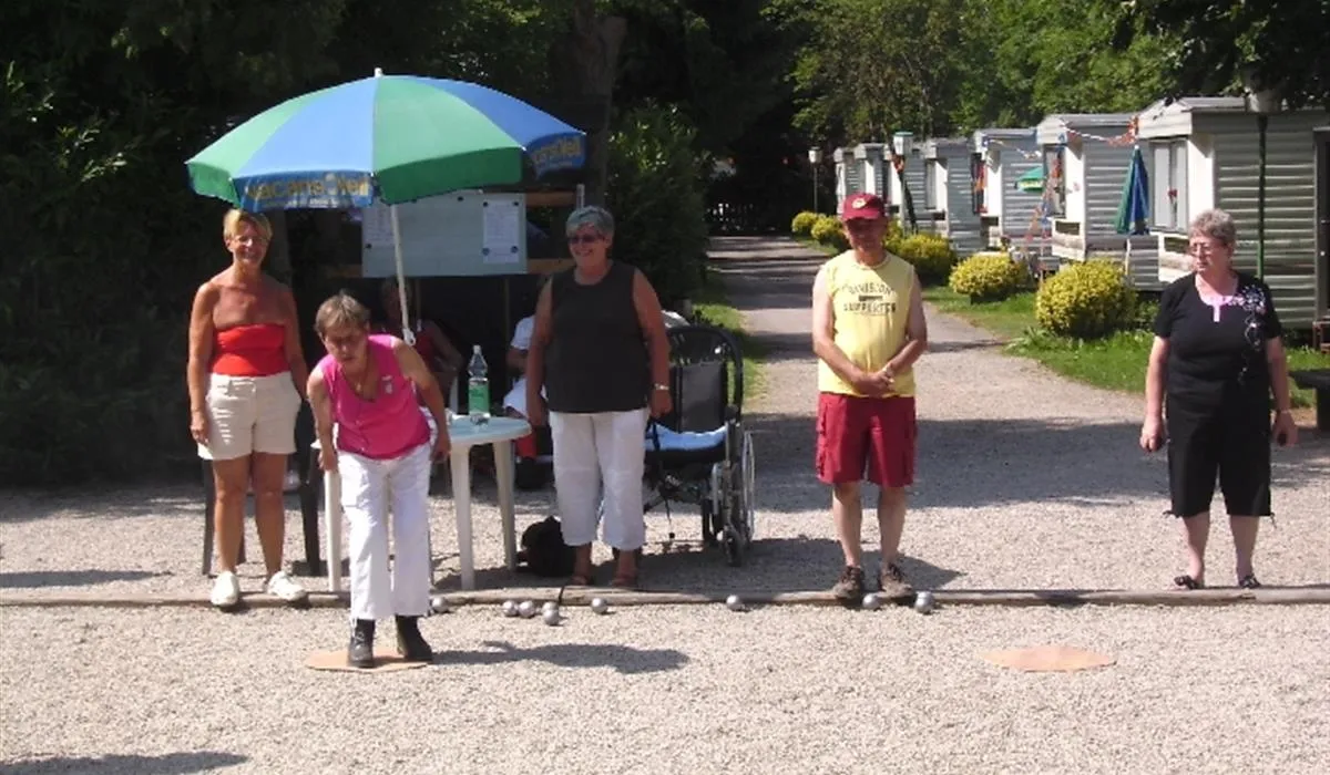 gaytalcamping-krperich-awzly