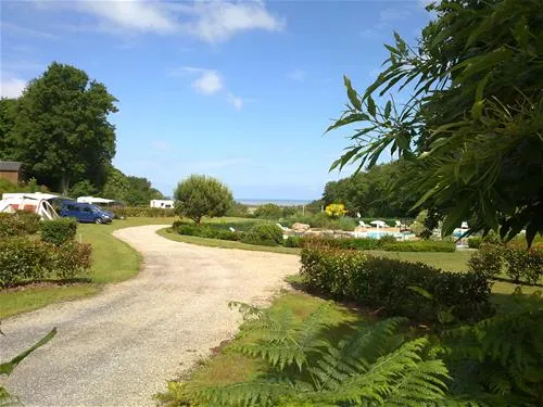 camping-le-balcon-de-la-baie-saint-marcan-uofma