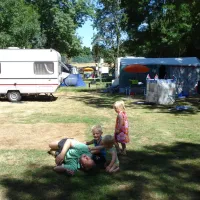 slow-camp-loire-vallee-les-ponts-de-ce-maine-et-loire-fp0kw