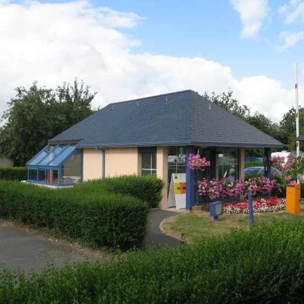 municipal-sous-les-pommiers-trevieres-gntsg