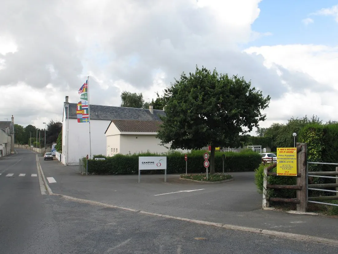 municipal-sous-les-pommiers-trevieres-pxwsm