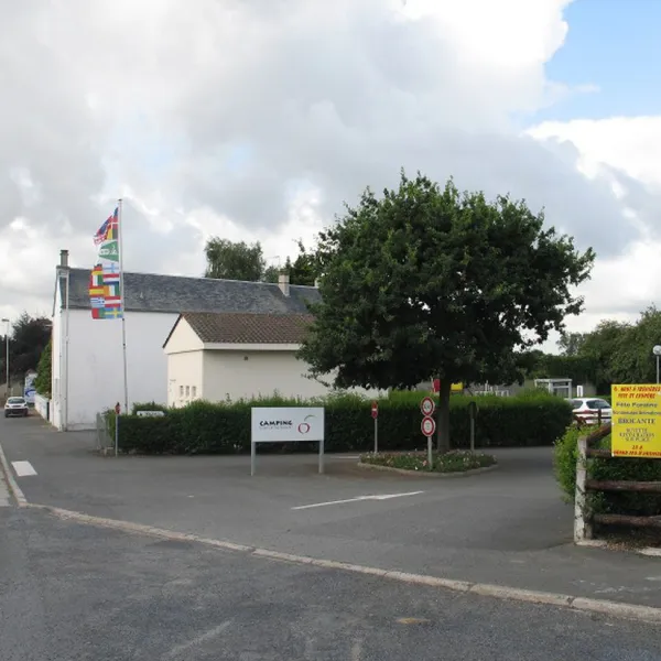 municipal-sous-les-pommiers-trevieres-pxwsm