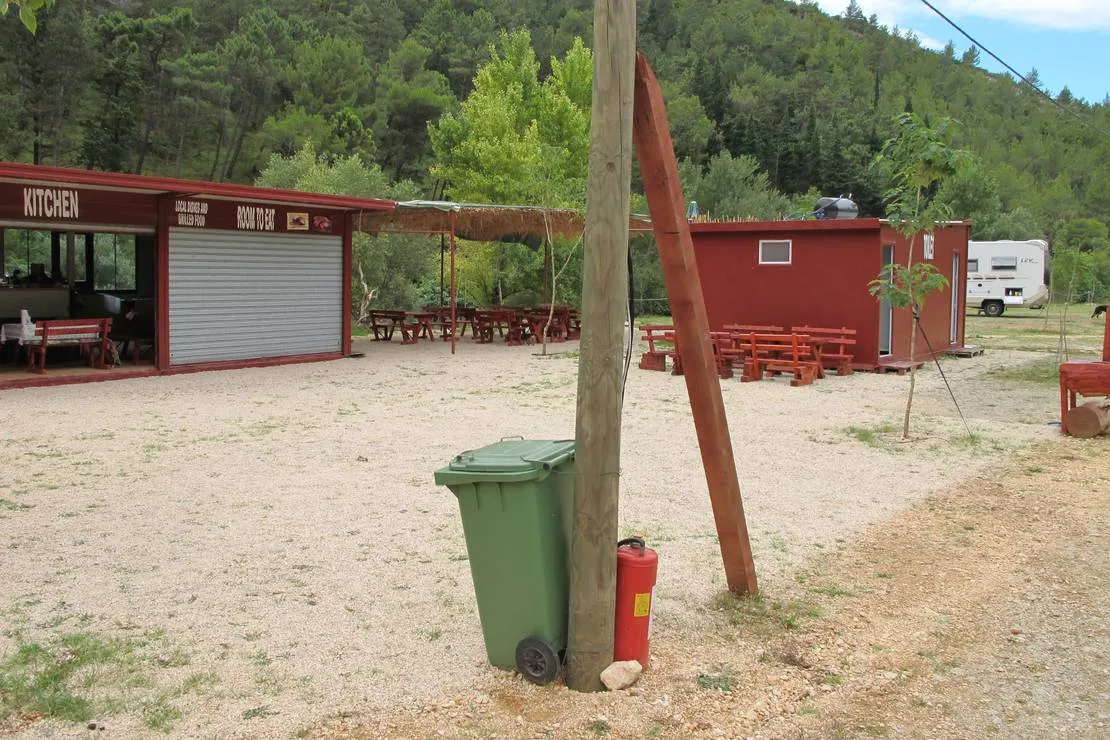 auto-camp-heaven-in-nature-stolac-00spa