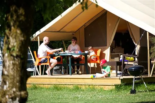 camping-le-paradis-saint-lon-sur-vzre-kpinp