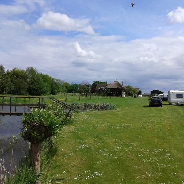 camping-t-hulpgat-almkerk-itysh