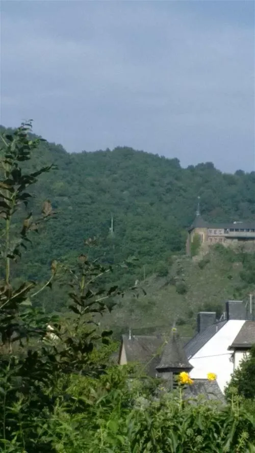 knaus-campingpark-moselburgen-burgenmosel-2feug