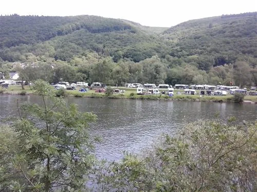 knaus-campingpark-moselburgen-burgenmosel-adyvf