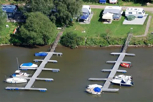 knaus-campingpark-moselburgen-burgenmosel-e91ng