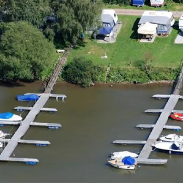 knaus-campingpark-moselburgen-burgenmosel-e91ng