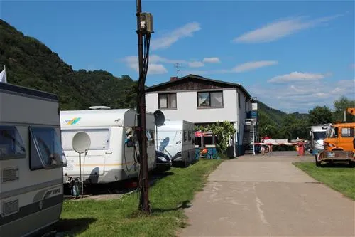 knaus-campingpark-moselburgen-burgenmosel-re5fp