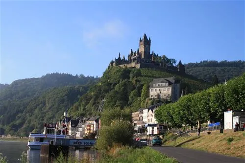 knaus-campingpark-moselburgen-burgenmosel-viiva