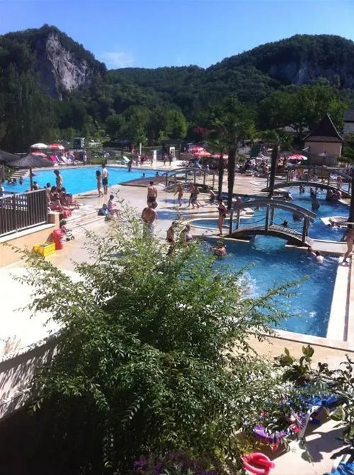 camping-soleil-plage-sarlat-fzxac