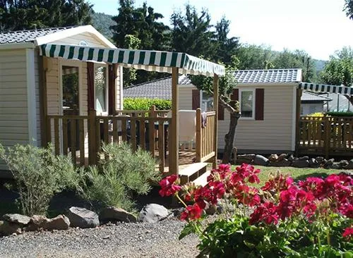 flower-camping-la-vallee-verte-saint-nectaire-g9ter