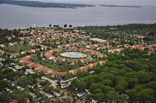 camping-bi-village-faana-m81y4