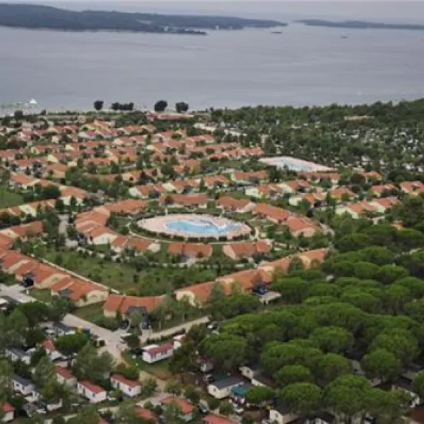 camping-bi-village-faana-m81y4