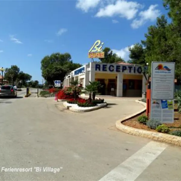 camping-bi-village-faana-xv6xw