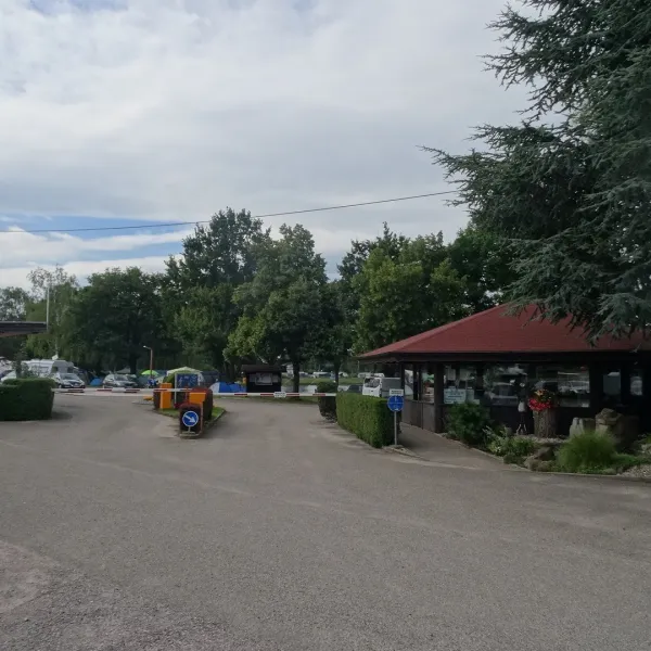 adam-camping-bhl-oyugu