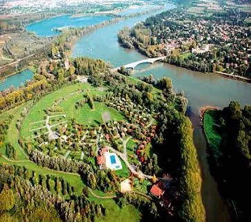 camping-les-portes-du-beaujolais-rhne-itjsy