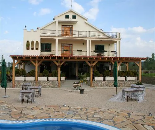 camping-albania-bushat-barbullush-v72ns