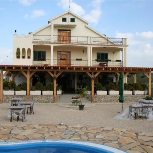 camping-albania-bushat-barbullush-v72ns