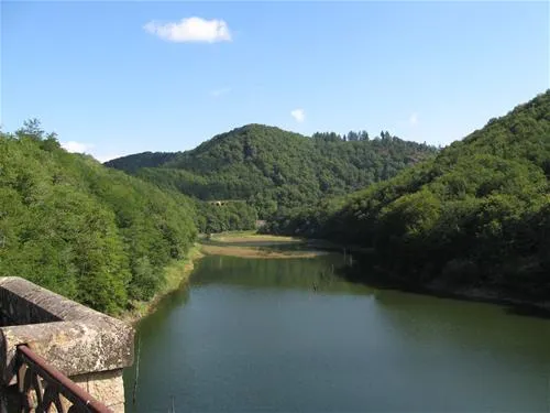camping-pont-du-rouffet-saint-martin-cantales-mkuuj