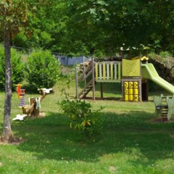camping-le-tiradou-saint-vincent-de-cosse-jusof