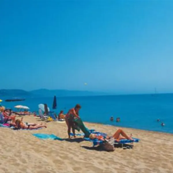camping-el-pinar-blanes-u7x4j