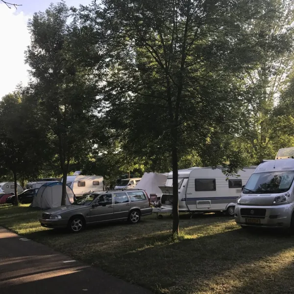 camping-le-paquis-corny-sur-moselle-ufytn