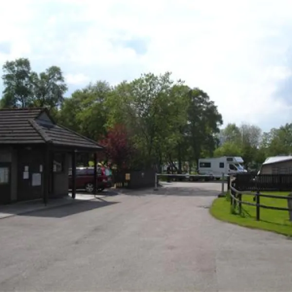 the-invercauld-caravan-club-site-braemar-j8bpi
