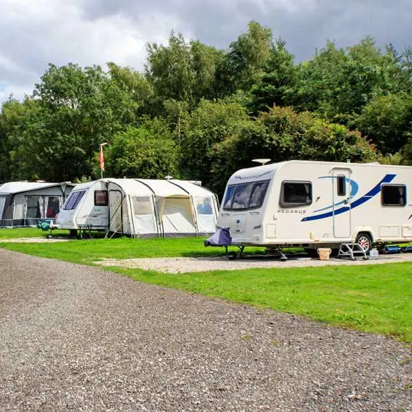 campsite-naburn-locks-york-i7khx