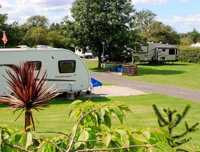 campsite-naburn-locks-york-wawes